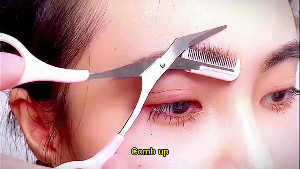 Precision Eyebrow Trimmer with Comb for Flawless Grooming
